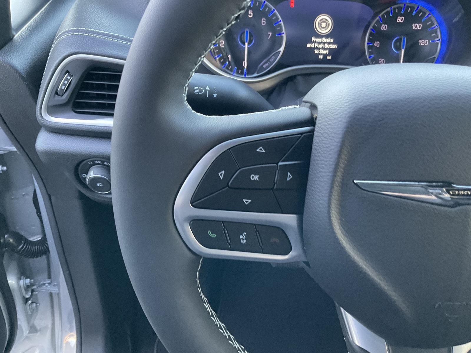 2026 Chrysler Pacifica photo 10