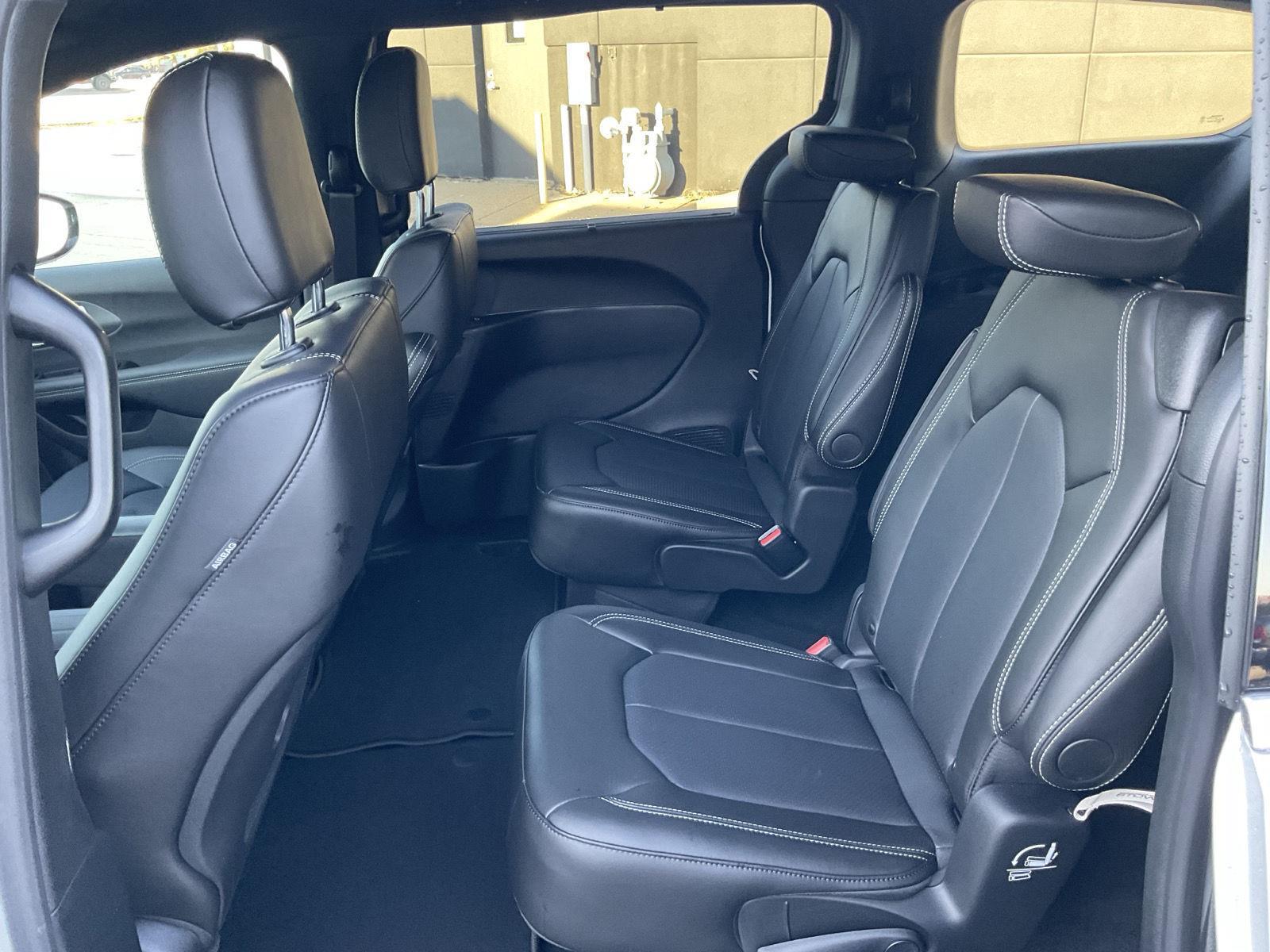 2026 Chrysler Pacifica photo 19