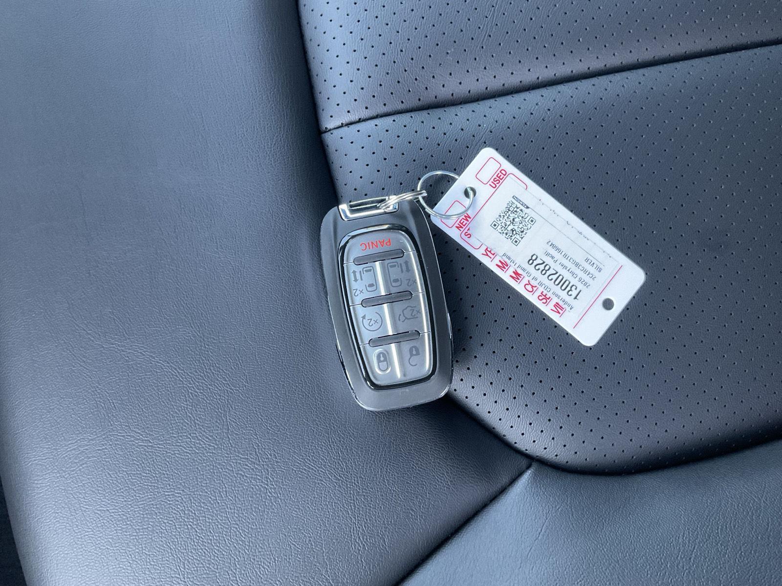 2026 Chrysler Pacifica photo 22