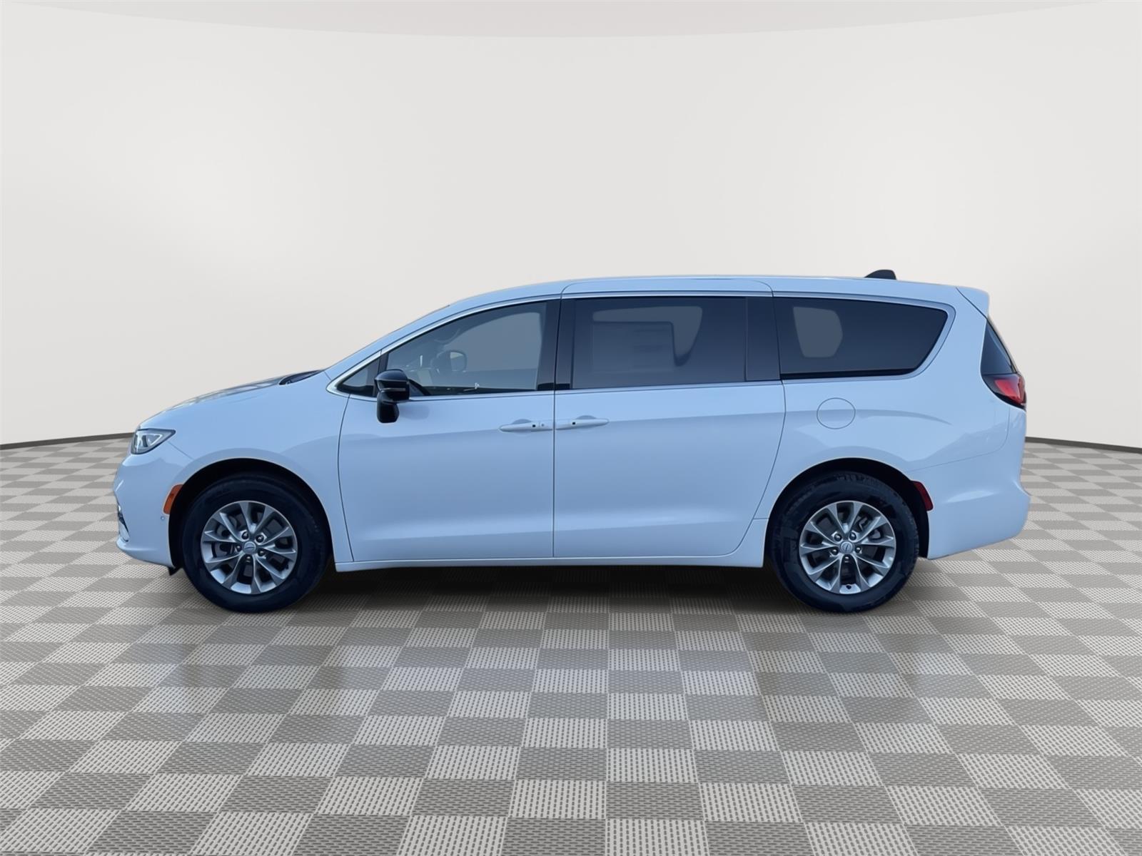 New 2026 Chrysler Pacifica Select Minivan for sale in Grand Island NE