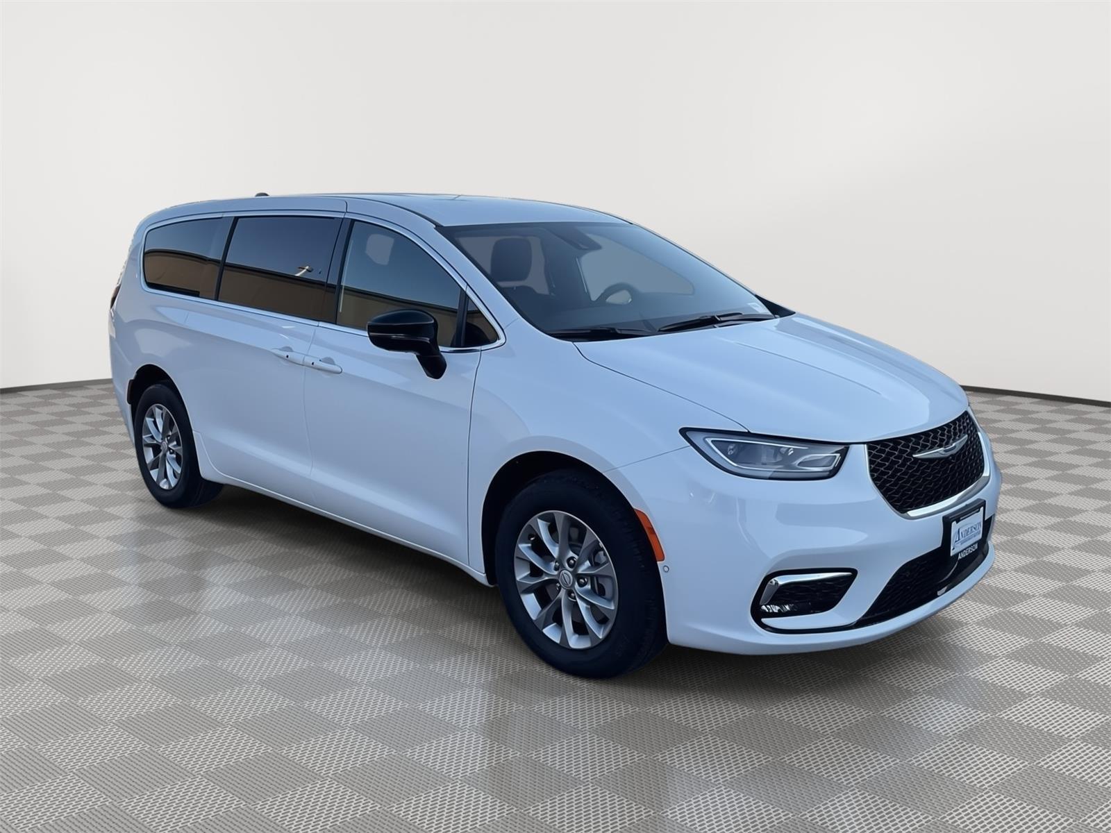 New 2026 Chrysler Pacifica Select Minivan for sale in Grand Island NE