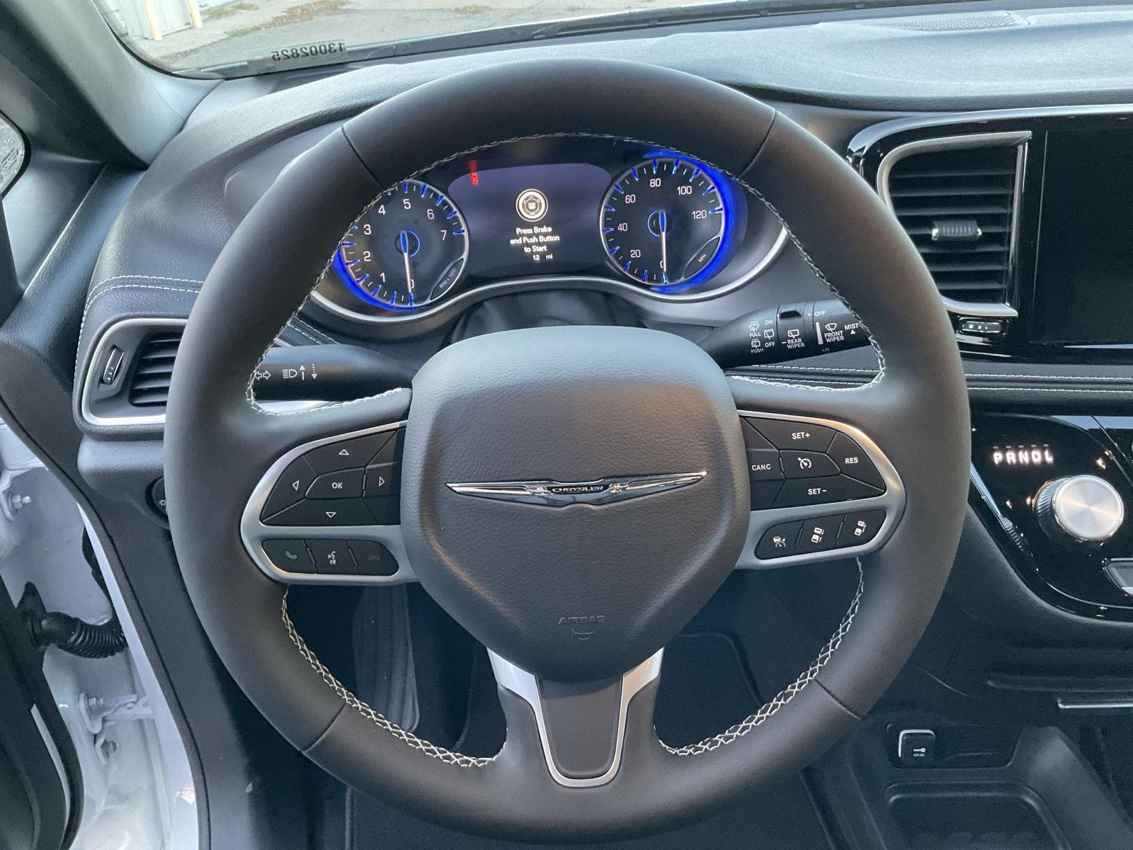 New 2026 Chrysler Pacifica Select Minivan for sale in Grand Island NE