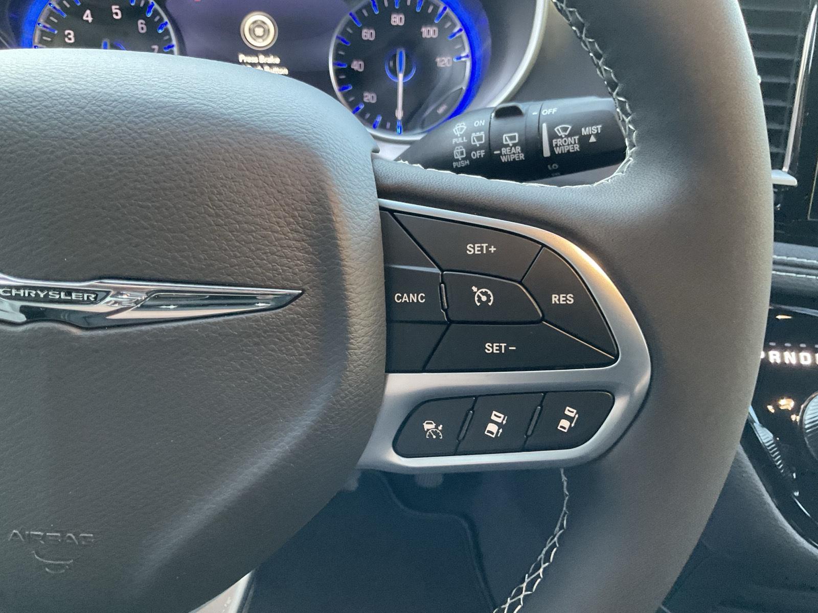 New 2026 Chrysler Pacifica Select Minivan for sale in Grand Island NE