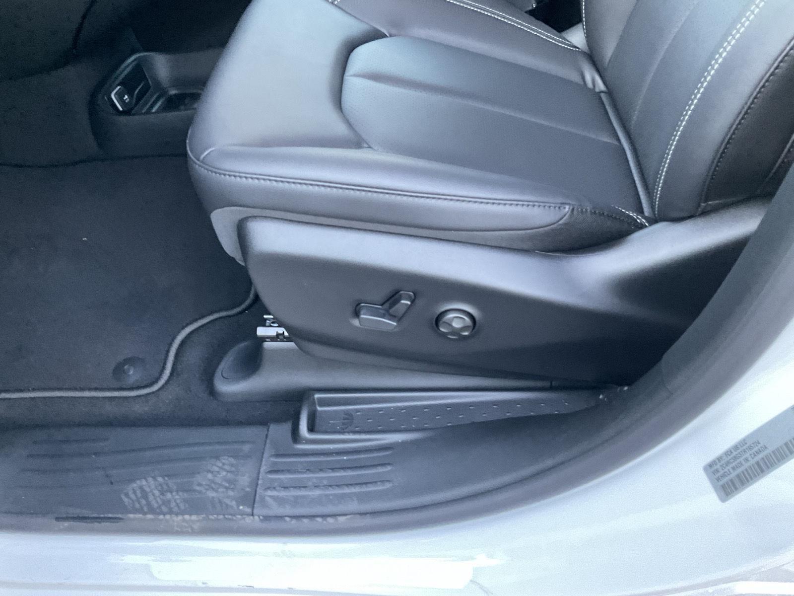 New 2026 Chrysler Pacifica Select Minivan for sale in Grand Island NE