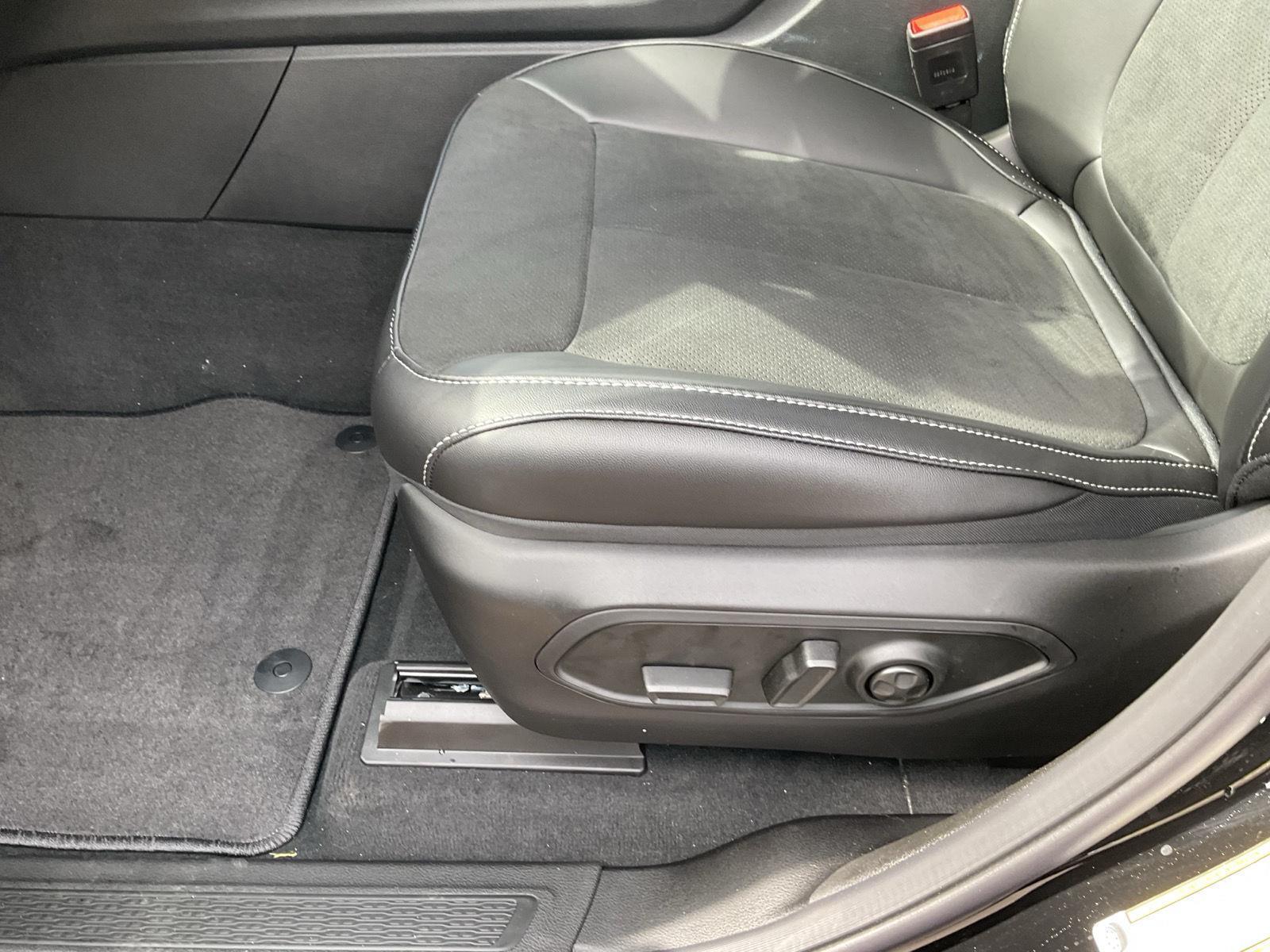 New 2025 Jeep Grand Cherokee L for sale in Grand Island NE