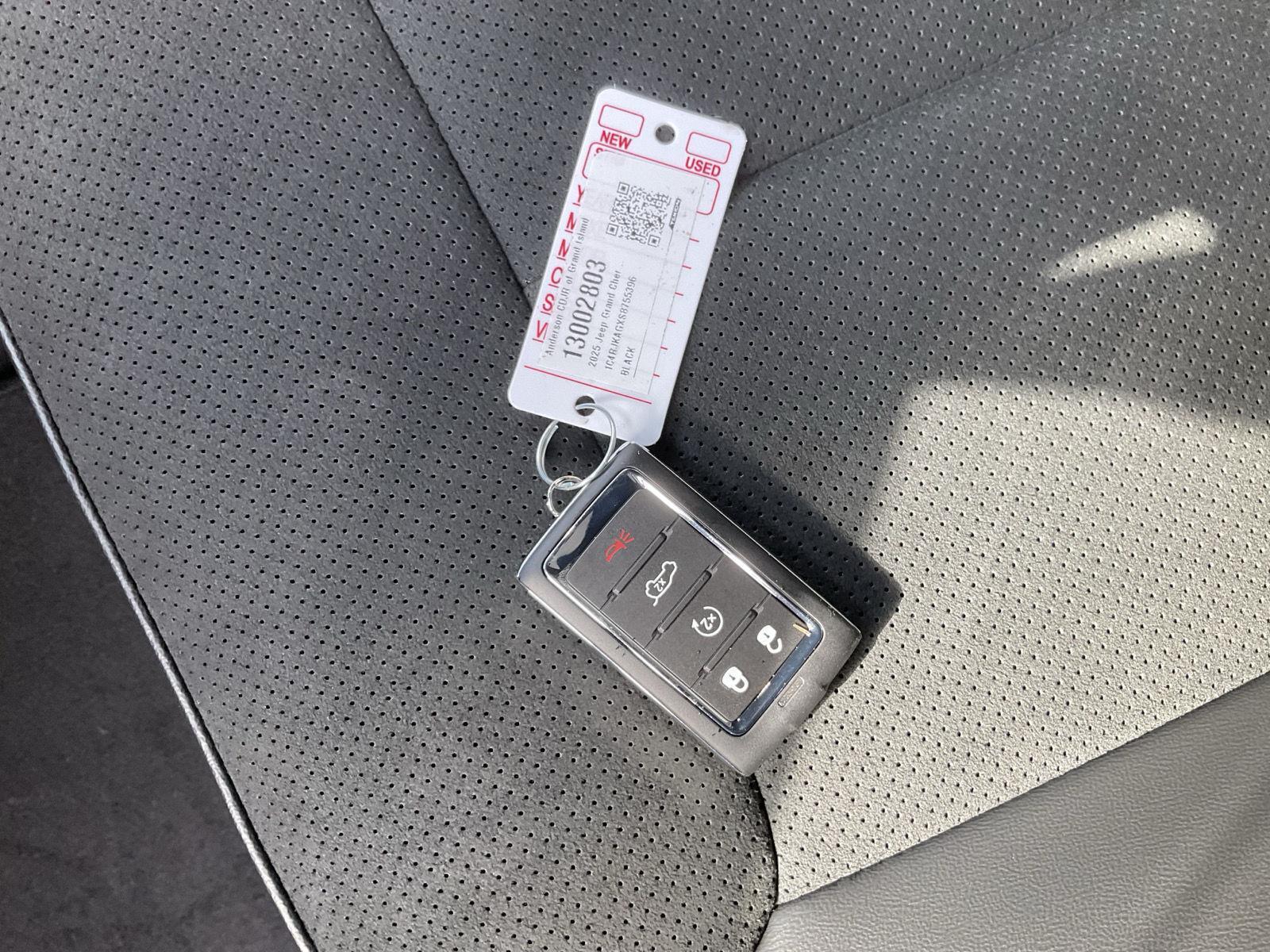 New 2025 Jeep Grand Cherokee L for sale in Grand Island NE