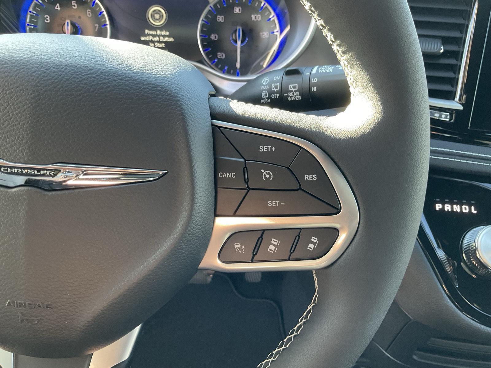 New 2026 Chrysler Pacifica Select Minivan for sale in Grand Island NE