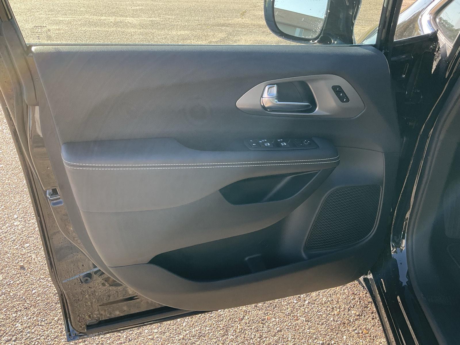 New 2026 Chrysler Pacifica Select Minivan for sale in Grand Island NE