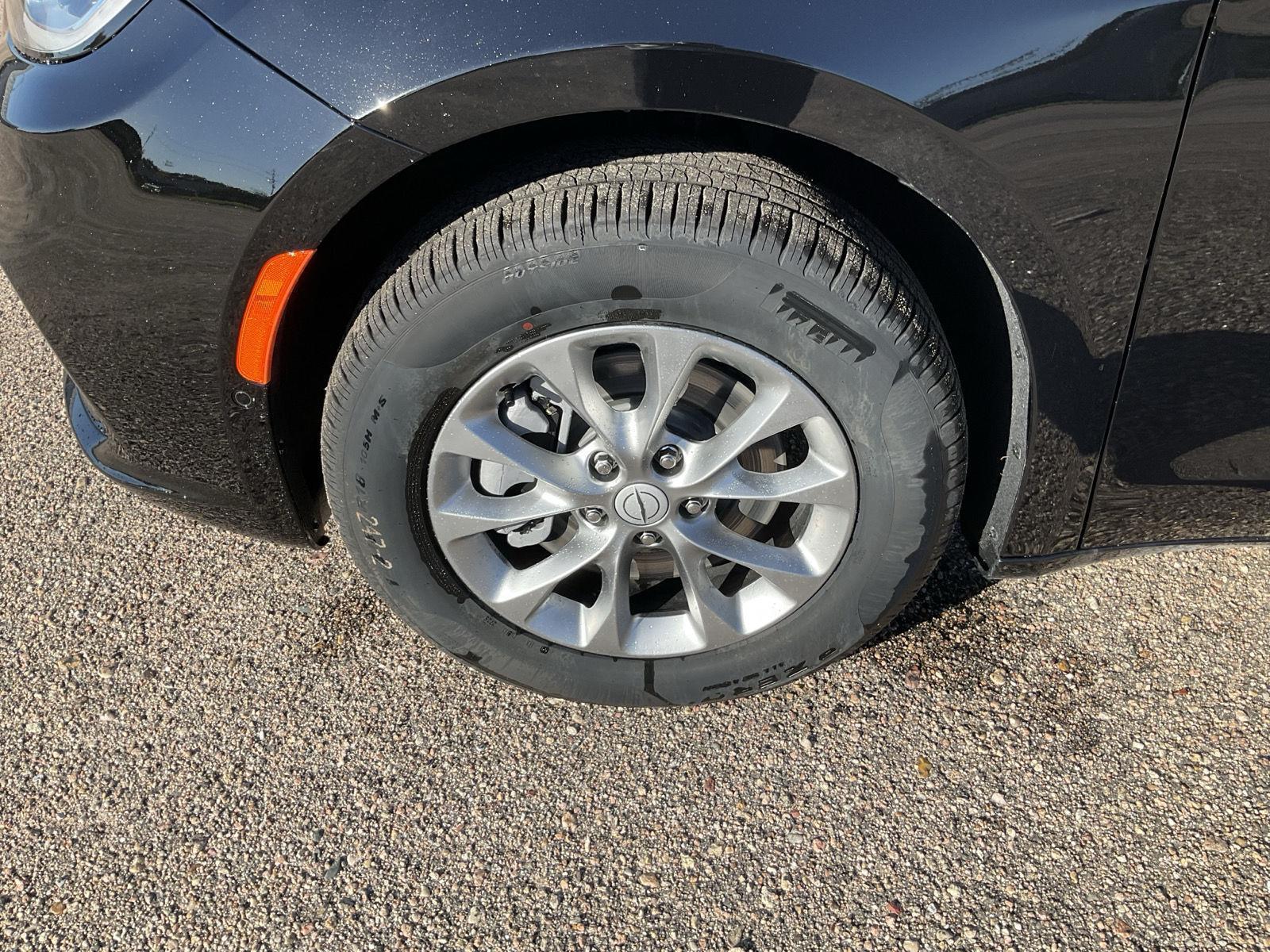 New 2026 Chrysler Pacifica Select Minivan for sale in Grand Island NE