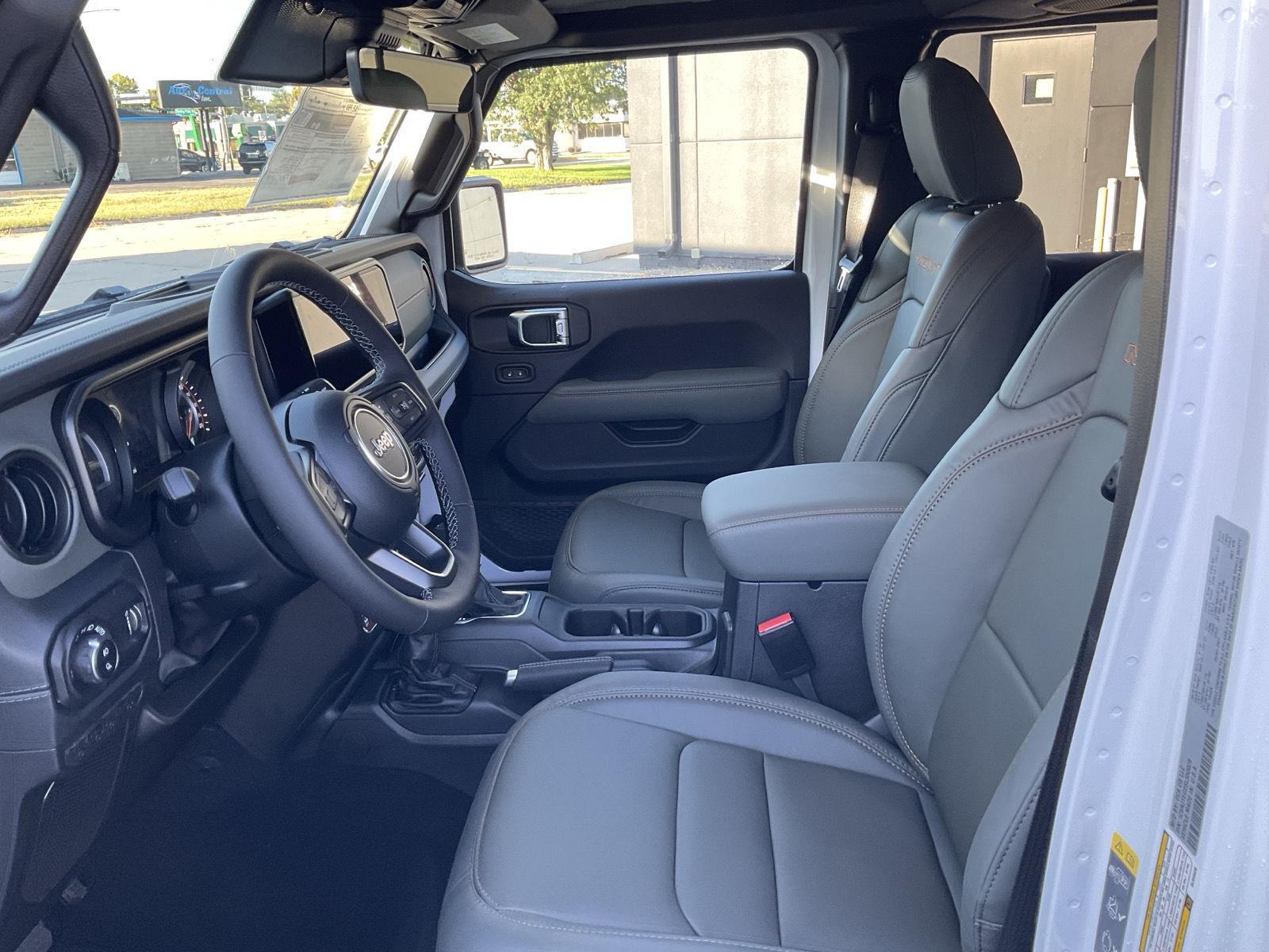 New 2025 Jeep Gladiator for sale in Grand Island NE