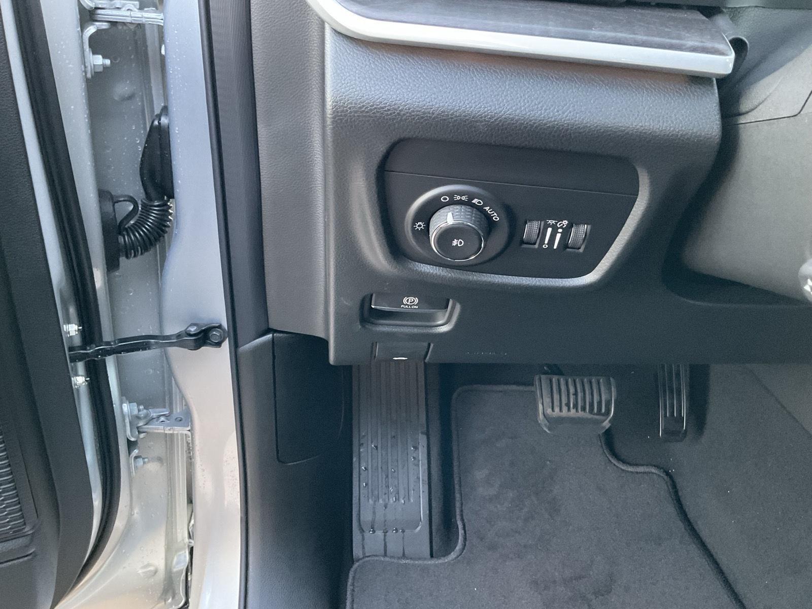 New 2025 Jeep Grand Cherokee L for sale in Grand Island NE