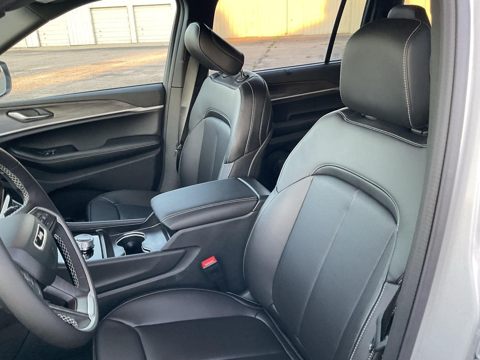 New 2025 Jeep Grand Cherokee L for sale in Grand Island NE