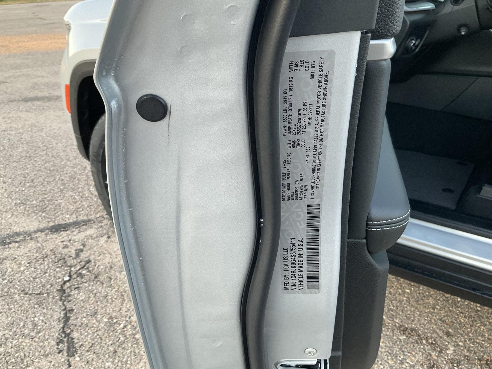 New 2025 Jeep Grand Cherokee L for sale in Grand Island NE