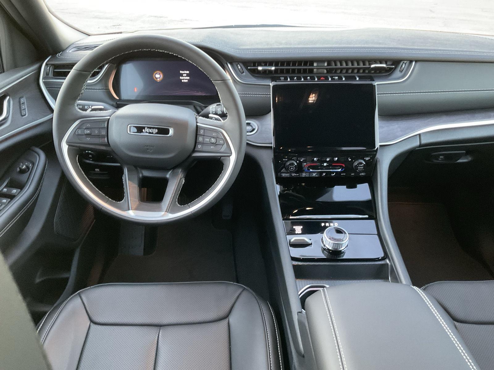 New 2025 Jeep Grand Cherokee L for sale in Grand Island NE