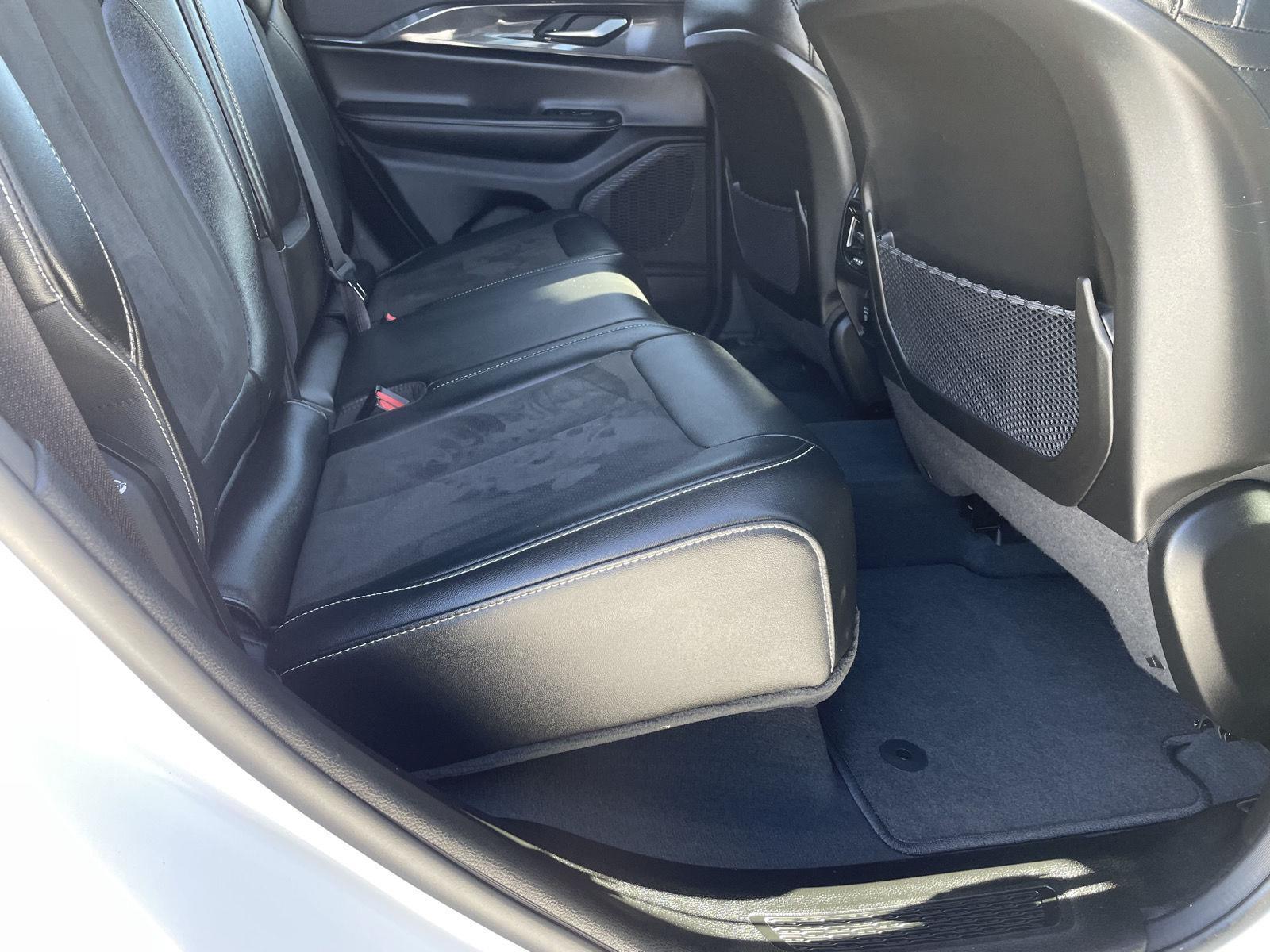 Used 2023 Jeep Grand Cherokee Altitude SUV/Crossover for sale in Grand Island NE