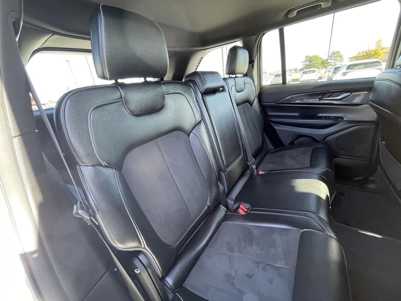 Used 2023 Jeep Grand Cherokee Altitude SUV/Crossover for sale in Grand Island NE