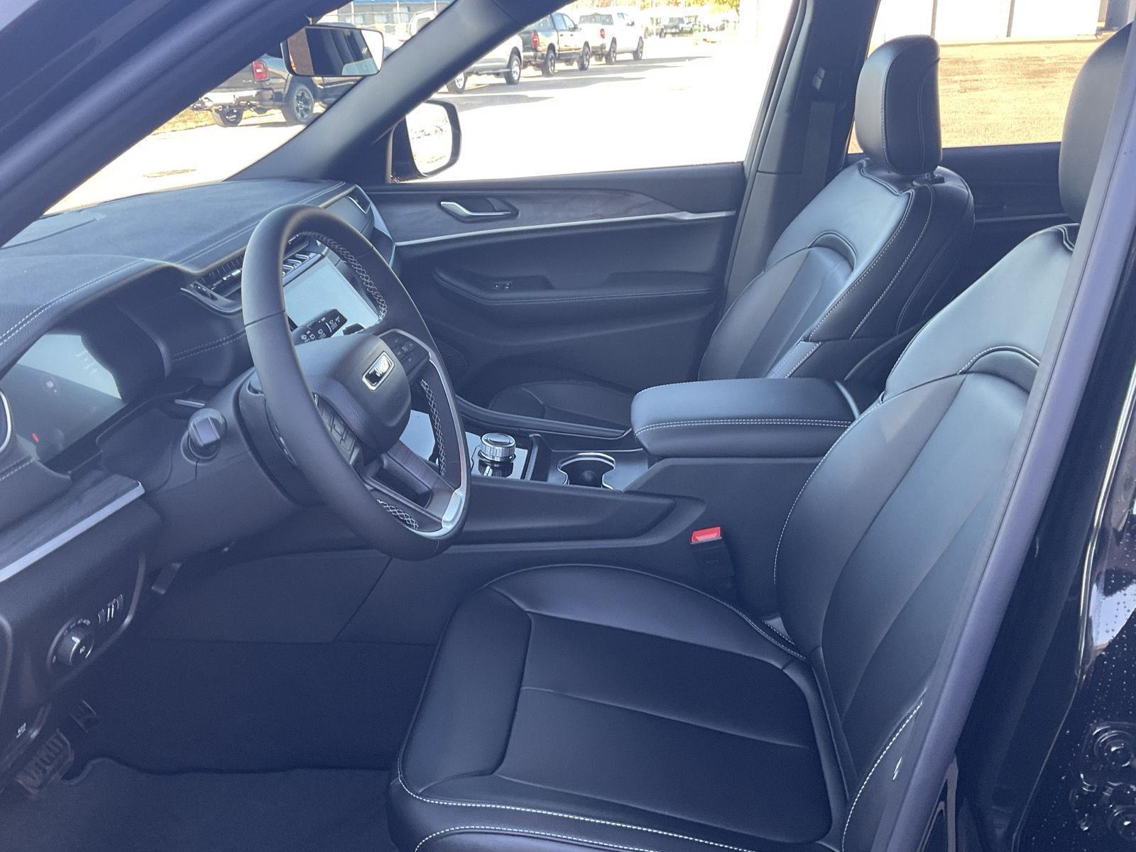 New 2025 Jeep Grand Cherokee Limited SUV/Crossover for sale in Grand Island NE