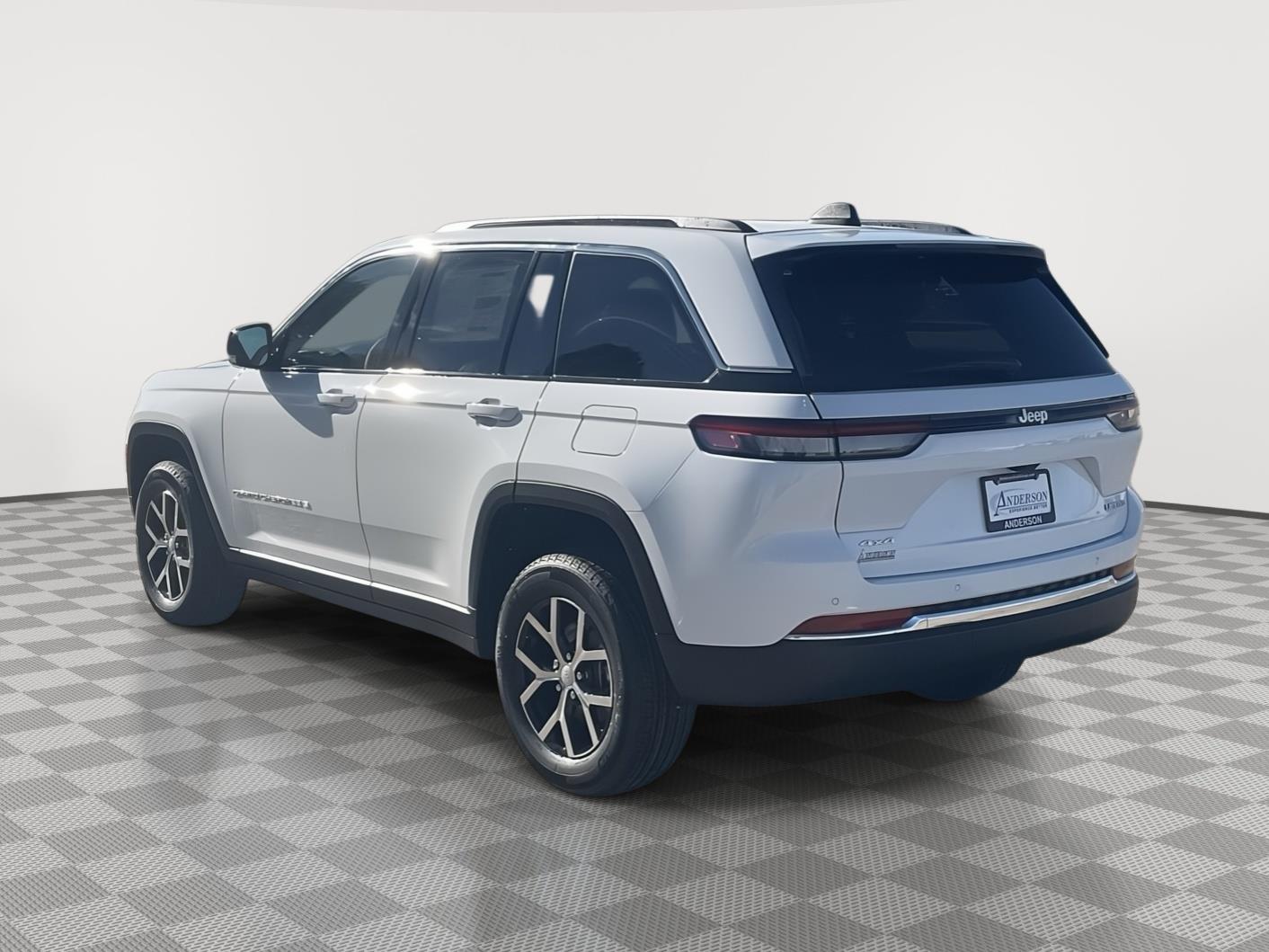 New 2025 Jeep Grand Cherokee Limited SUV/Crossover for sale in Grand Island NE