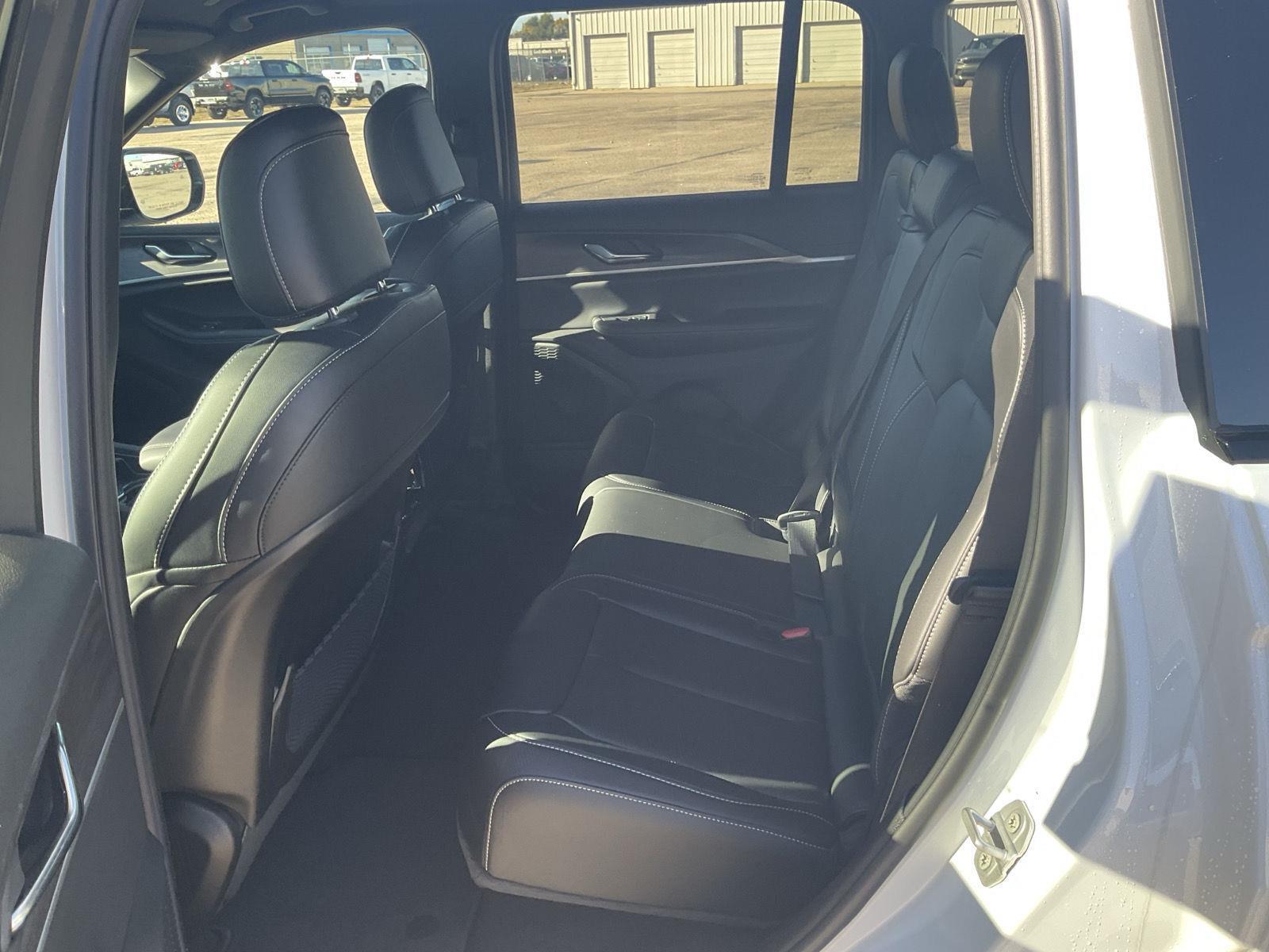 New 2025 Jeep Grand Cherokee Limited SUV/Crossover for sale in Grand Island NE