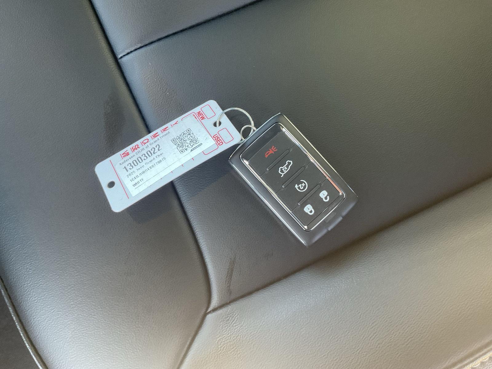 New 2025 Jeep Grand Cherokee Limited SUV/Crossover for sale in Grand Island NE