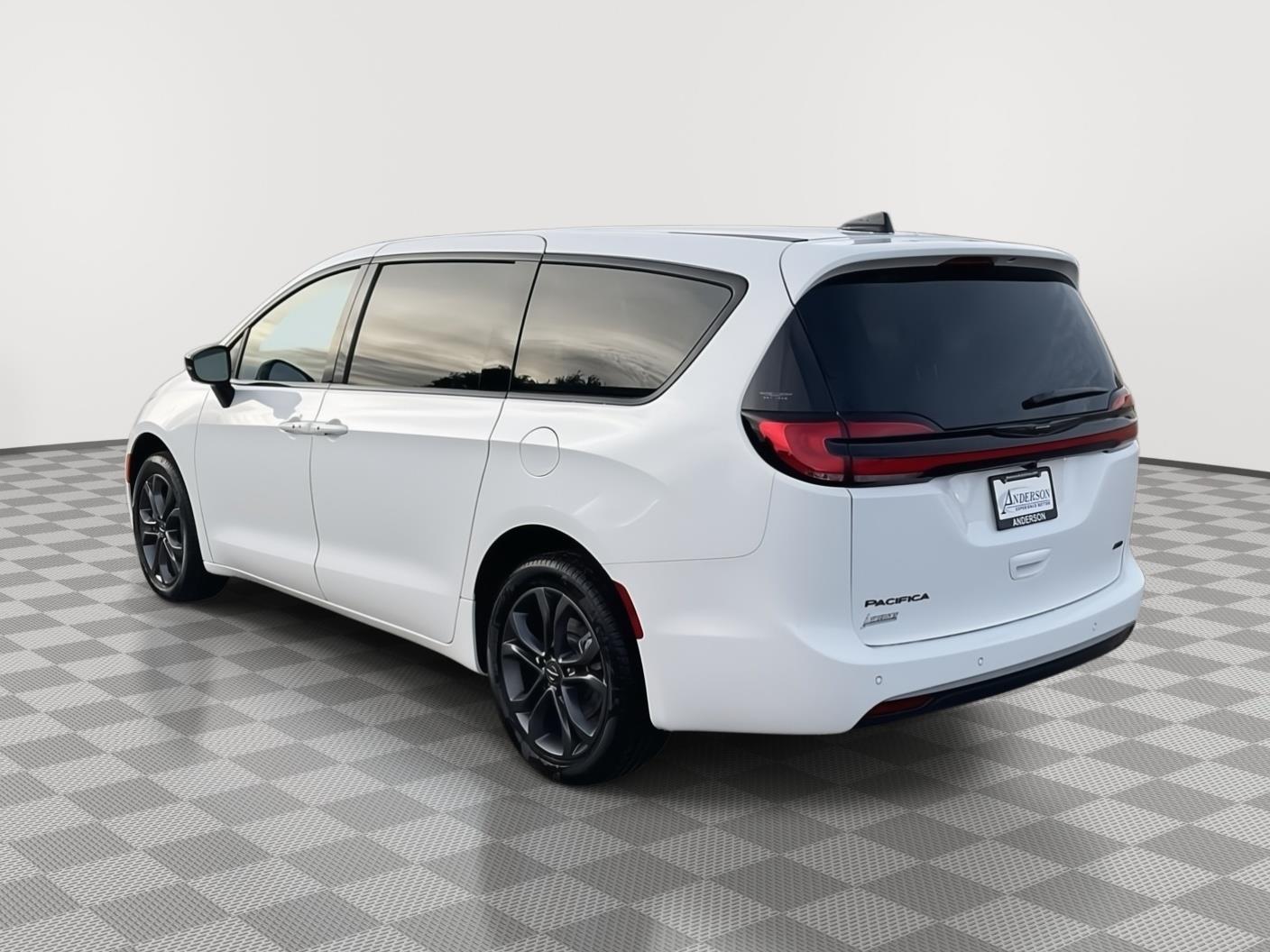 New 2026 Chrysler Pacifica Select Minivan for sale in Grand Island NE