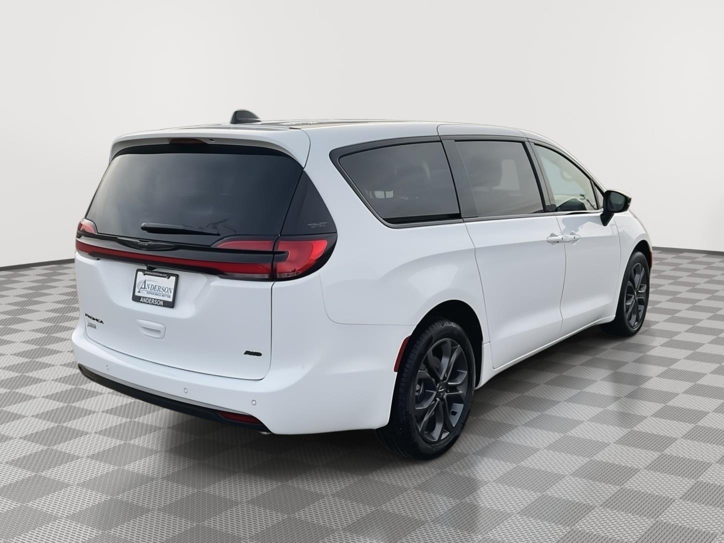 New 2026 Chrysler Pacifica Select Minivan for sale in Grand Island NE