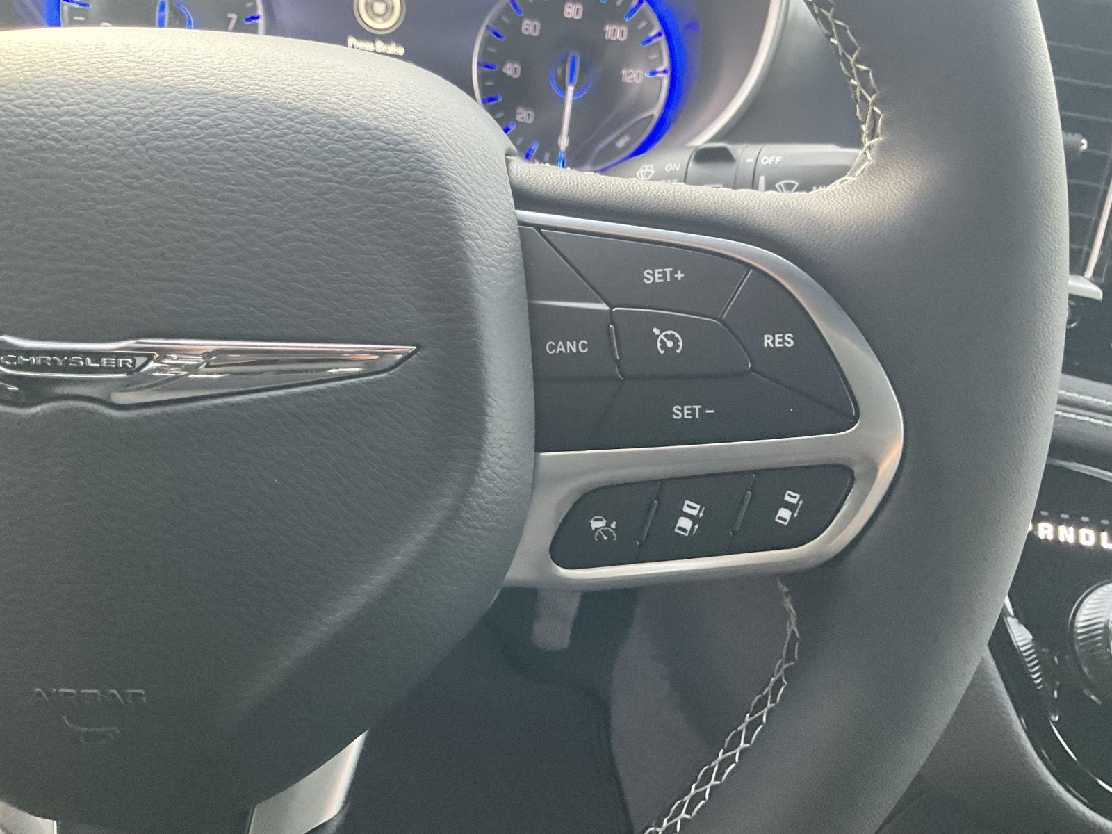 New 2026 Chrysler Pacifica Select Minivan for sale in Grand Island NE