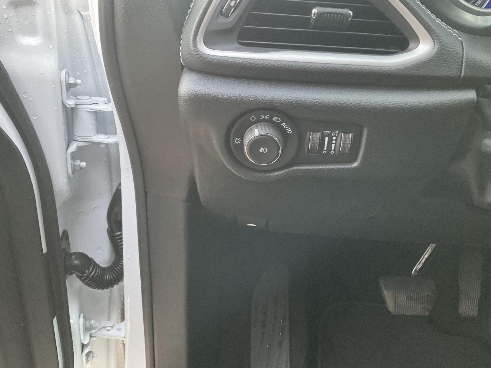 New 2026 Chrysler Pacifica Select Minivan for sale in Grand Island NE