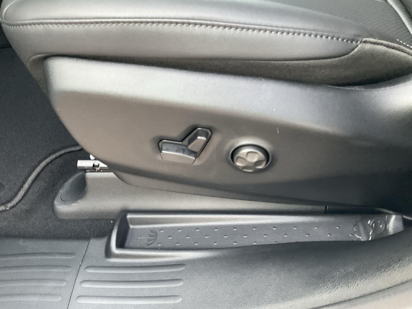 New 2026 Chrysler Pacifica Select Minivan for sale in Grand Island NE