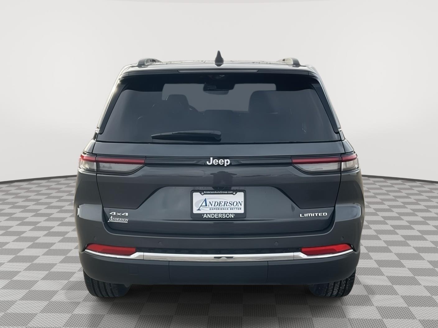 New 2025 Jeep Grand Cherokee for sale in Grand Island NE