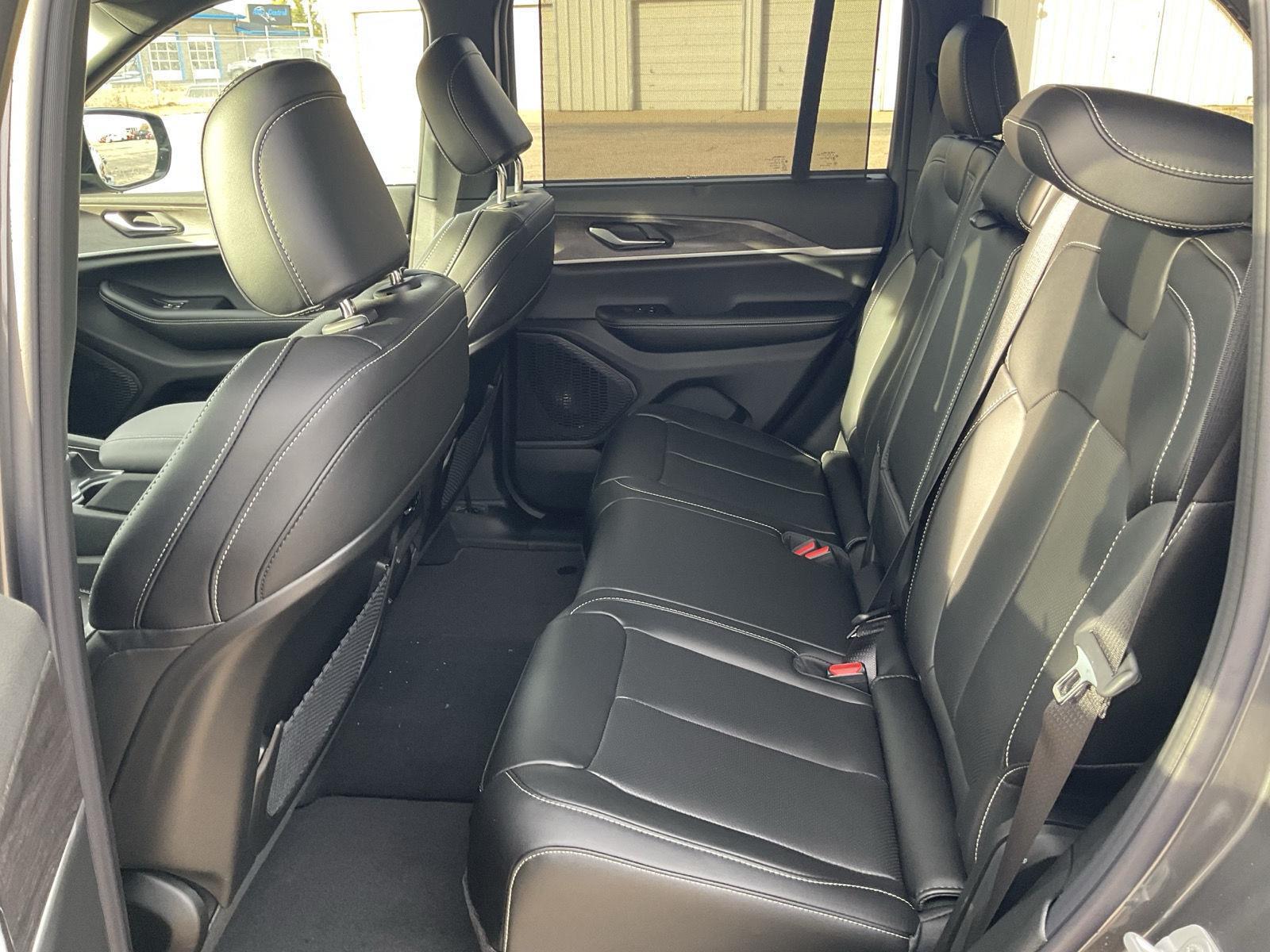 New 2025 Jeep Grand Cherokee Limited SUV/Crossover for sale in Grand Island NE