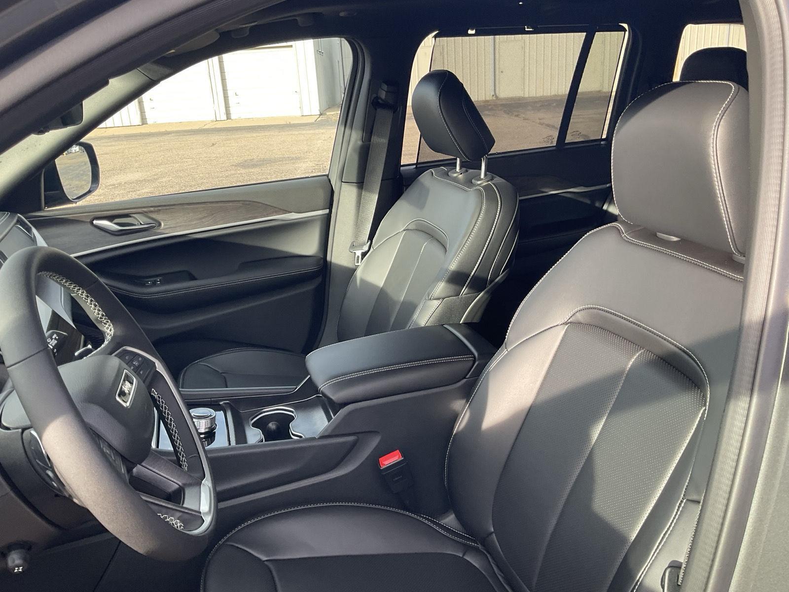 New 2025 Jeep Grand Cherokee Limited SUV/Crossover for sale in Grand Island NE