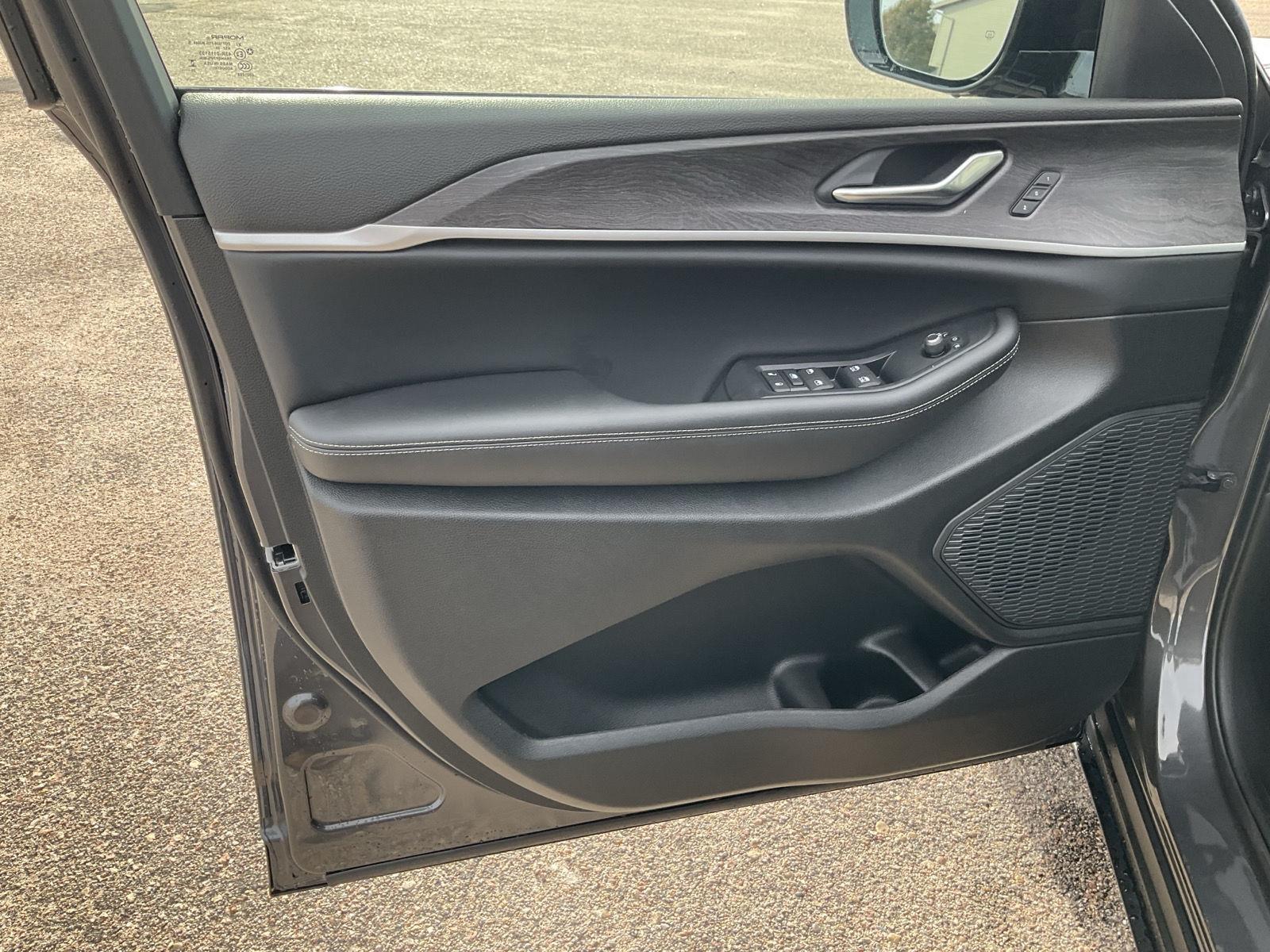 New 2025 Jeep Grand Cherokee L Limited SUV/Crossover for sale in Grand Island NE