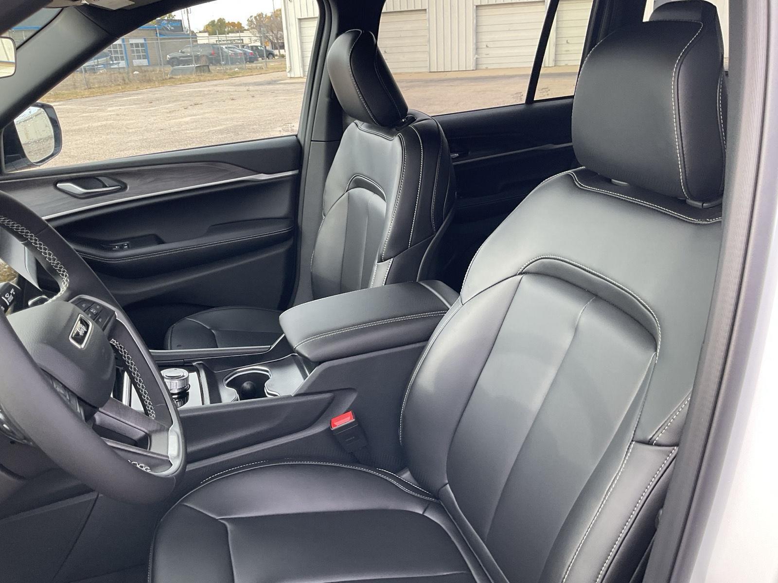 New 2025 Jeep Grand Cherokee Limited SUV/Crossover for sale in Grand Island NE