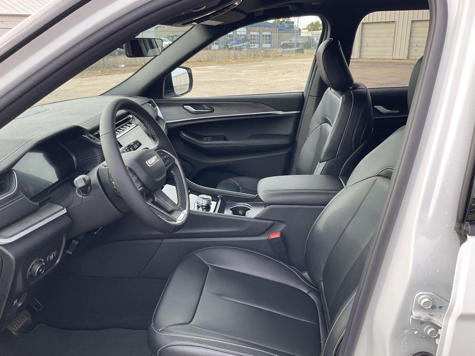 New 2025 Jeep Grand Cherokee Limited SUV/Crossover for sale in Grand Island NE