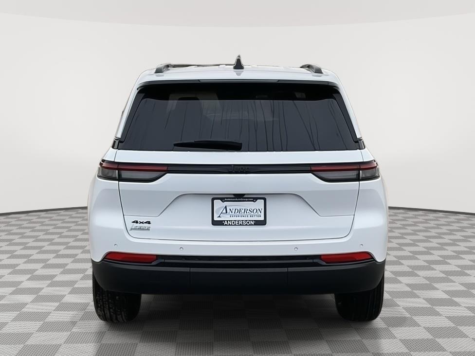 New 2025 Jeep Grand Cherokee for sale in Grand Island NE