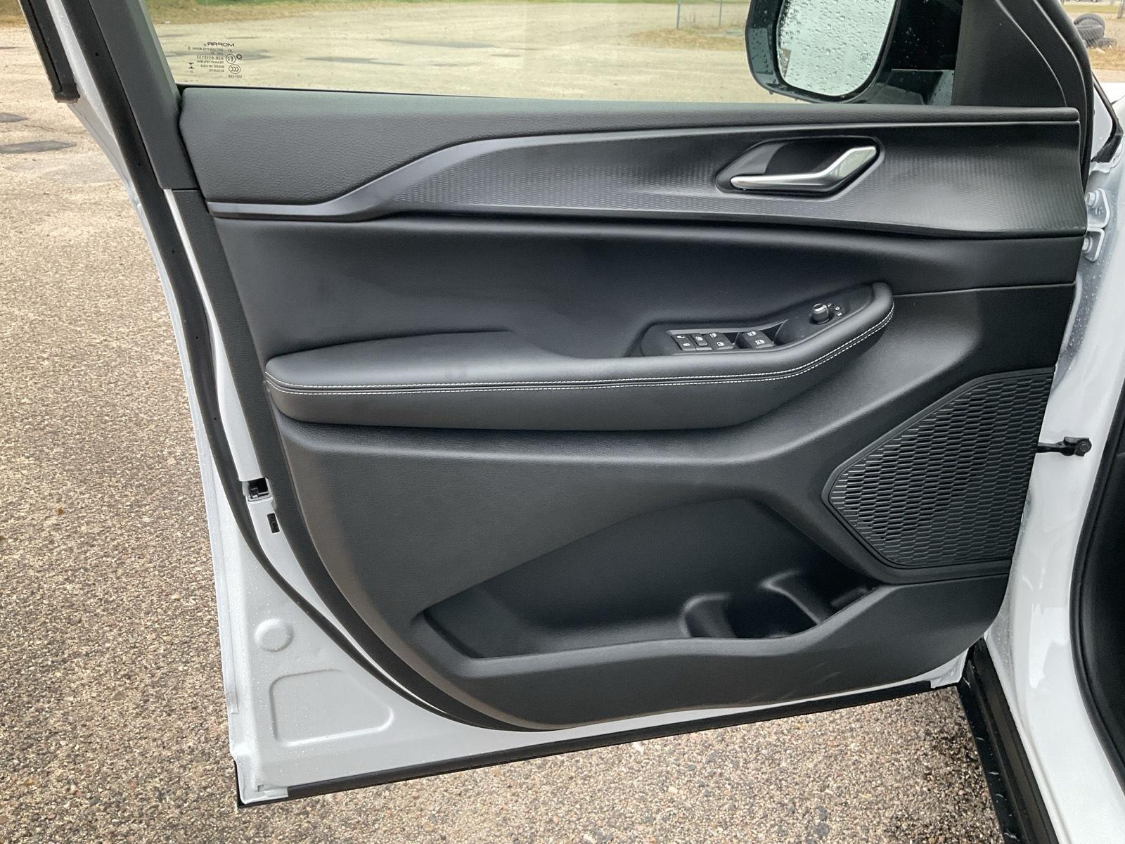 New 2025 Jeep Grand Cherokee Altitude X SUV/Crossover for sale in Grand Island NE