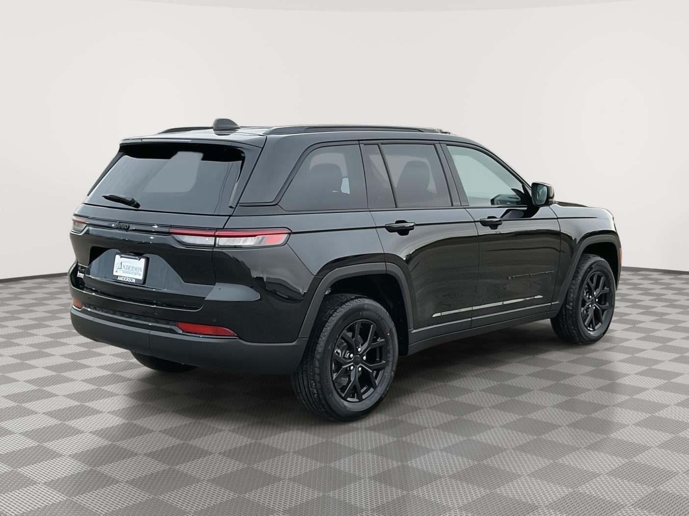 Used 2025 Jeep Grand Cherokee for sale in Grand Island NE