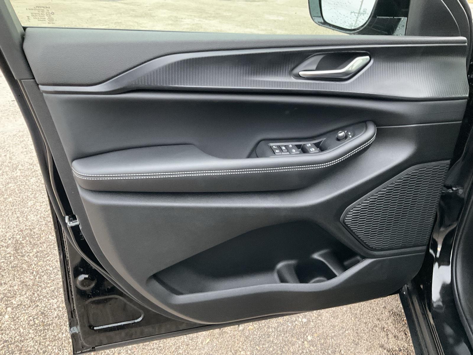 New 2025 Jeep Grand Cherokee Altitude X SUV/Crossover for sale in Grand Island NE