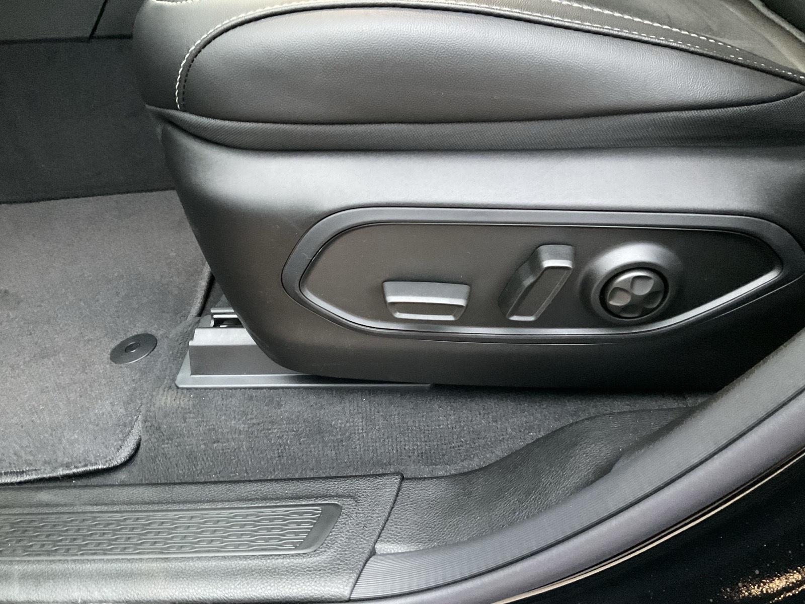 New 2025 Jeep Grand Cherokee Altitude X SUV/Crossover for sale in Grand Island NE