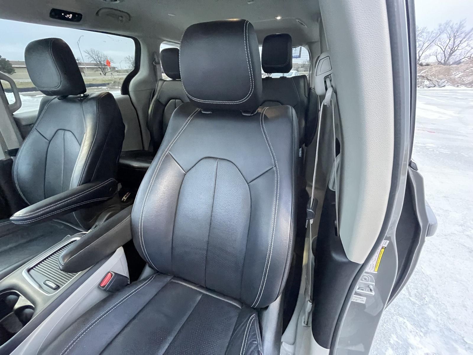 Pre-Owned 2022 Chrysler Pacifica for sale in Grand Island NE