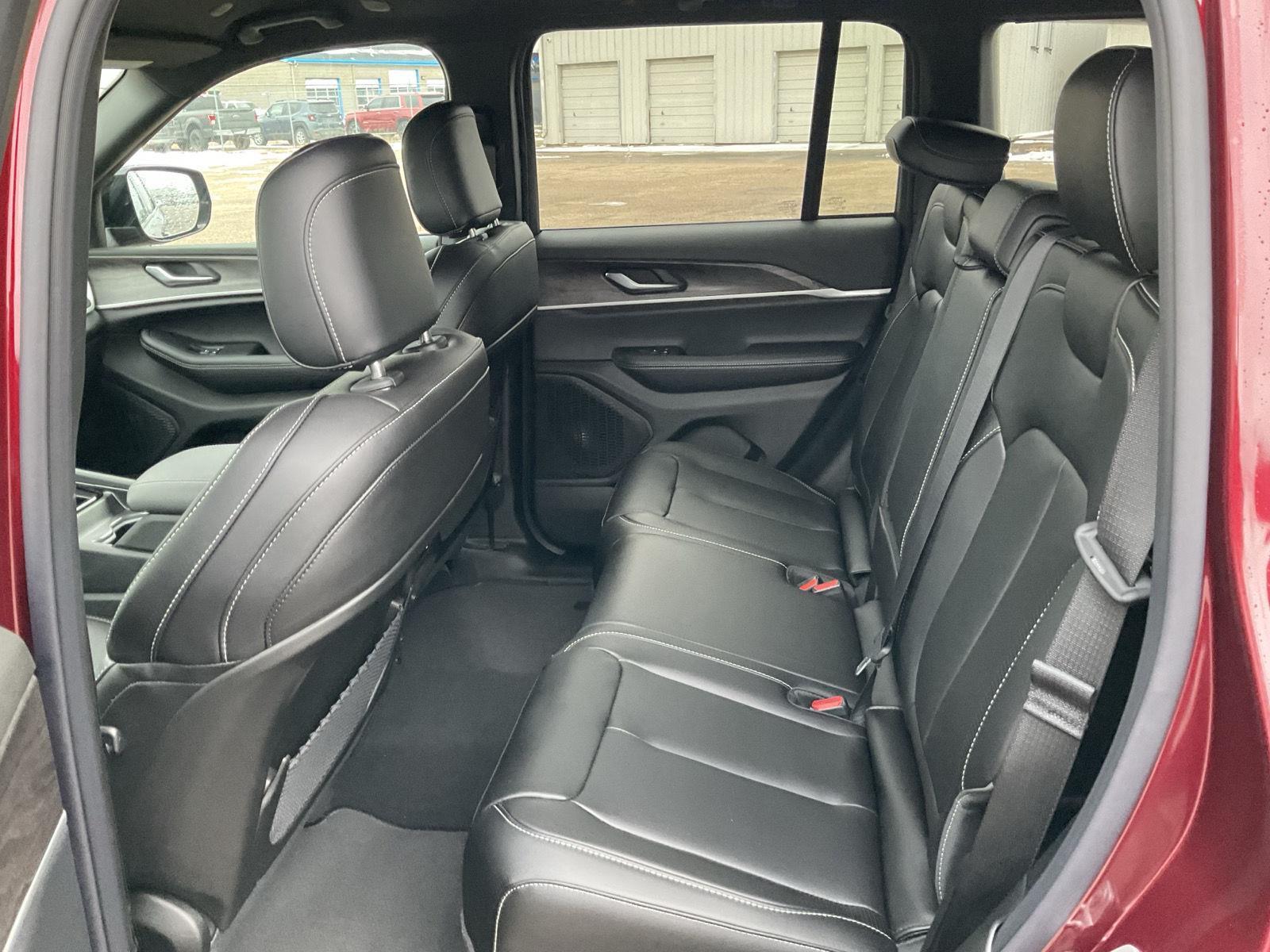 New 2025 Jeep Grand Cherokee for sale in Grand Island NE