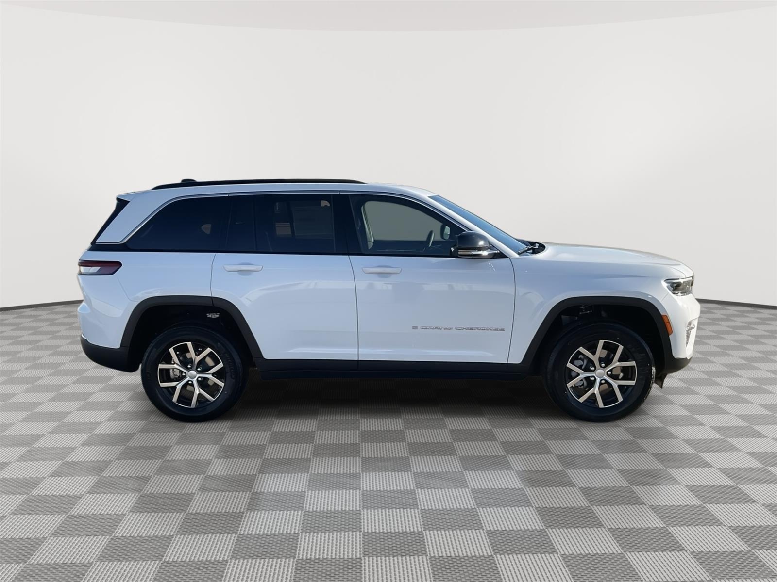 New 2025 Jeep Grand Cherokee for sale in Grand Island NE