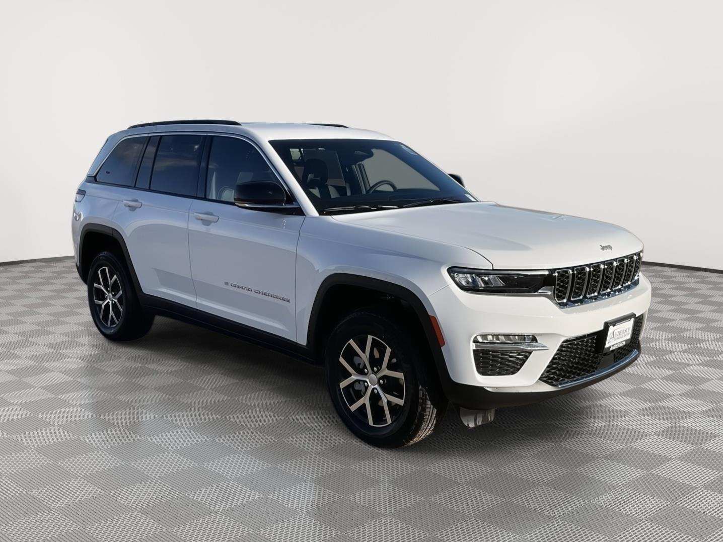 New 2025 Jeep Grand Cherokee for sale in Grand Island NE