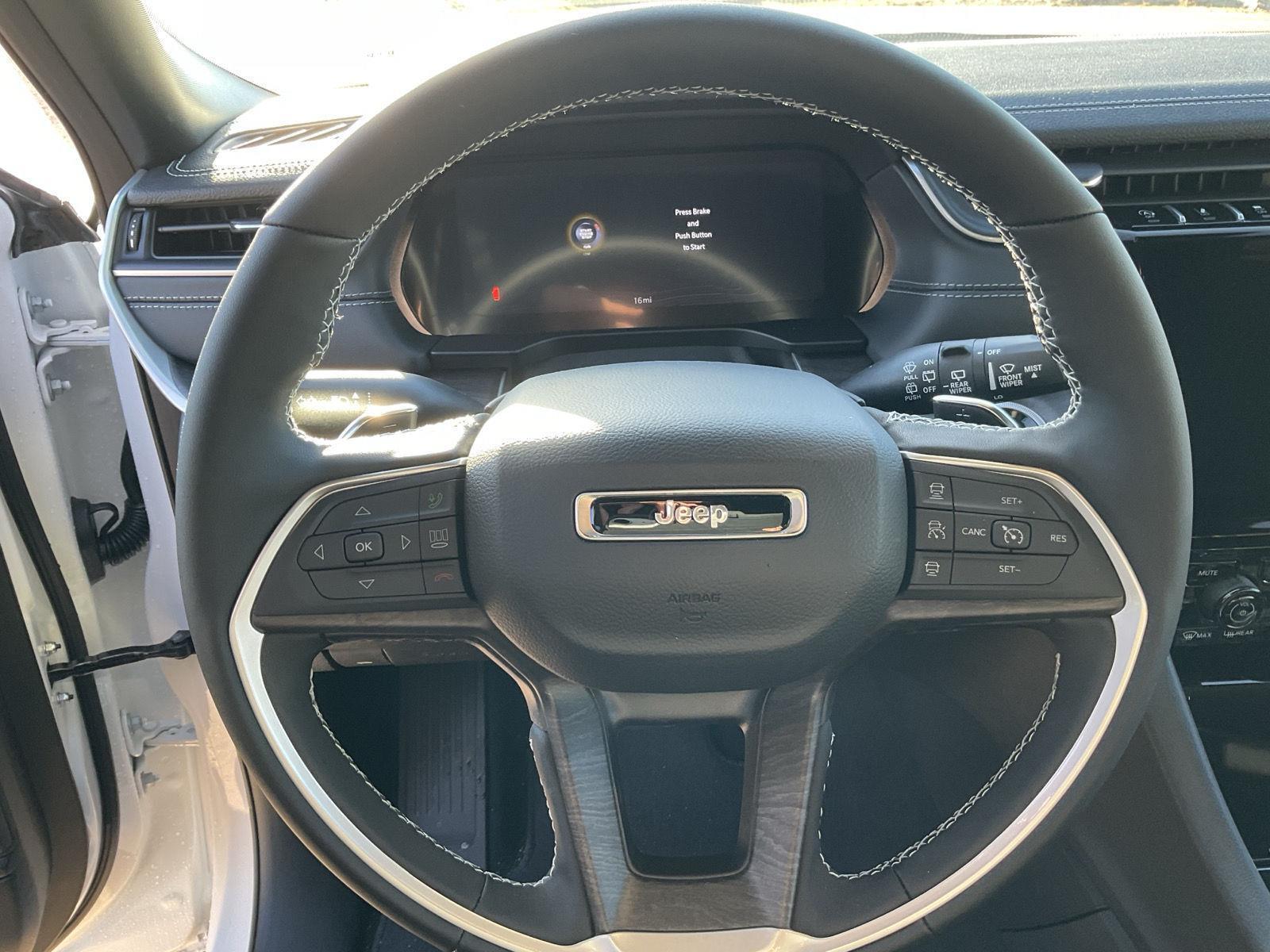 New 2025 Jeep Grand Cherokee for sale in Grand Island NE