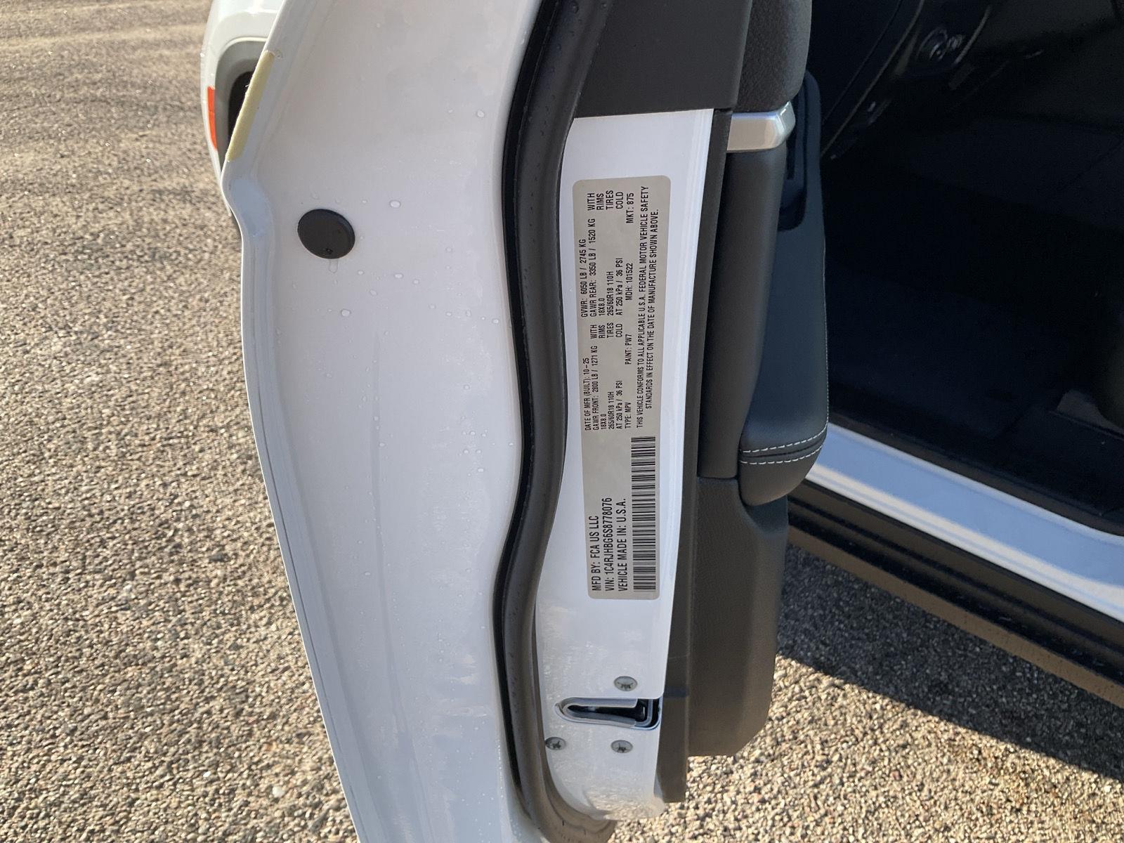 New 2025 Jeep Grand Cherokee for sale in Grand Island NE