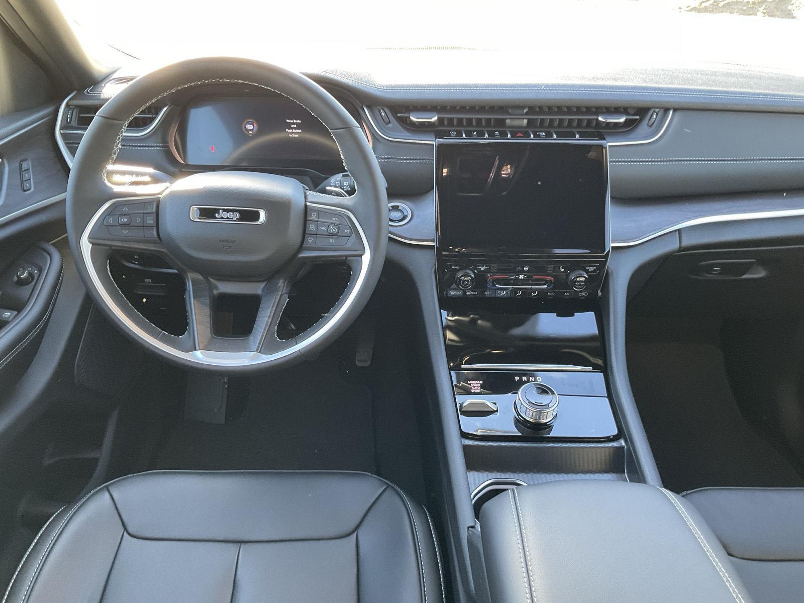 New 2025 Jeep Grand Cherokee for sale in Grand Island NE