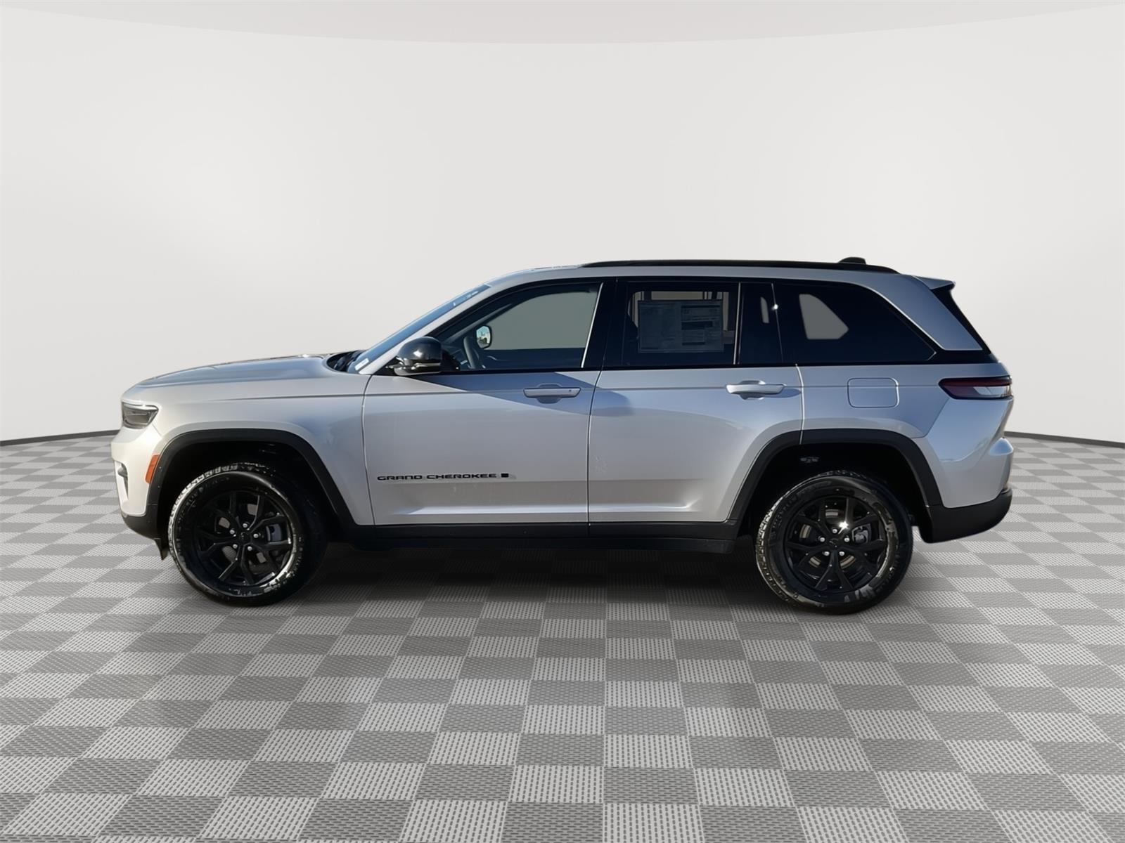 Used 2025 Jeep Grand Cherokee for sale in Grand Island NE