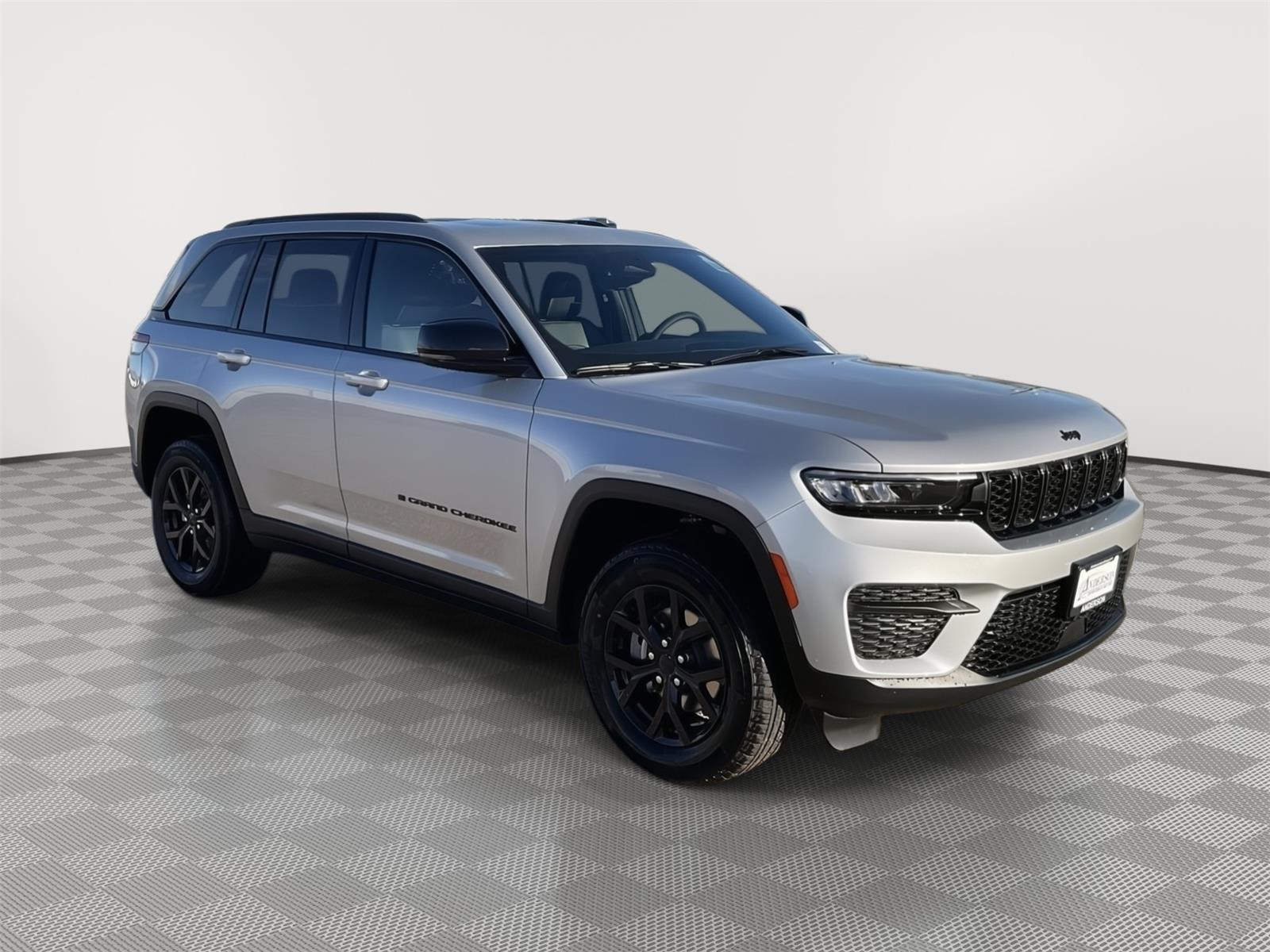 New 2025 Jeep Grand Cherokee for sale in Grand Island NE