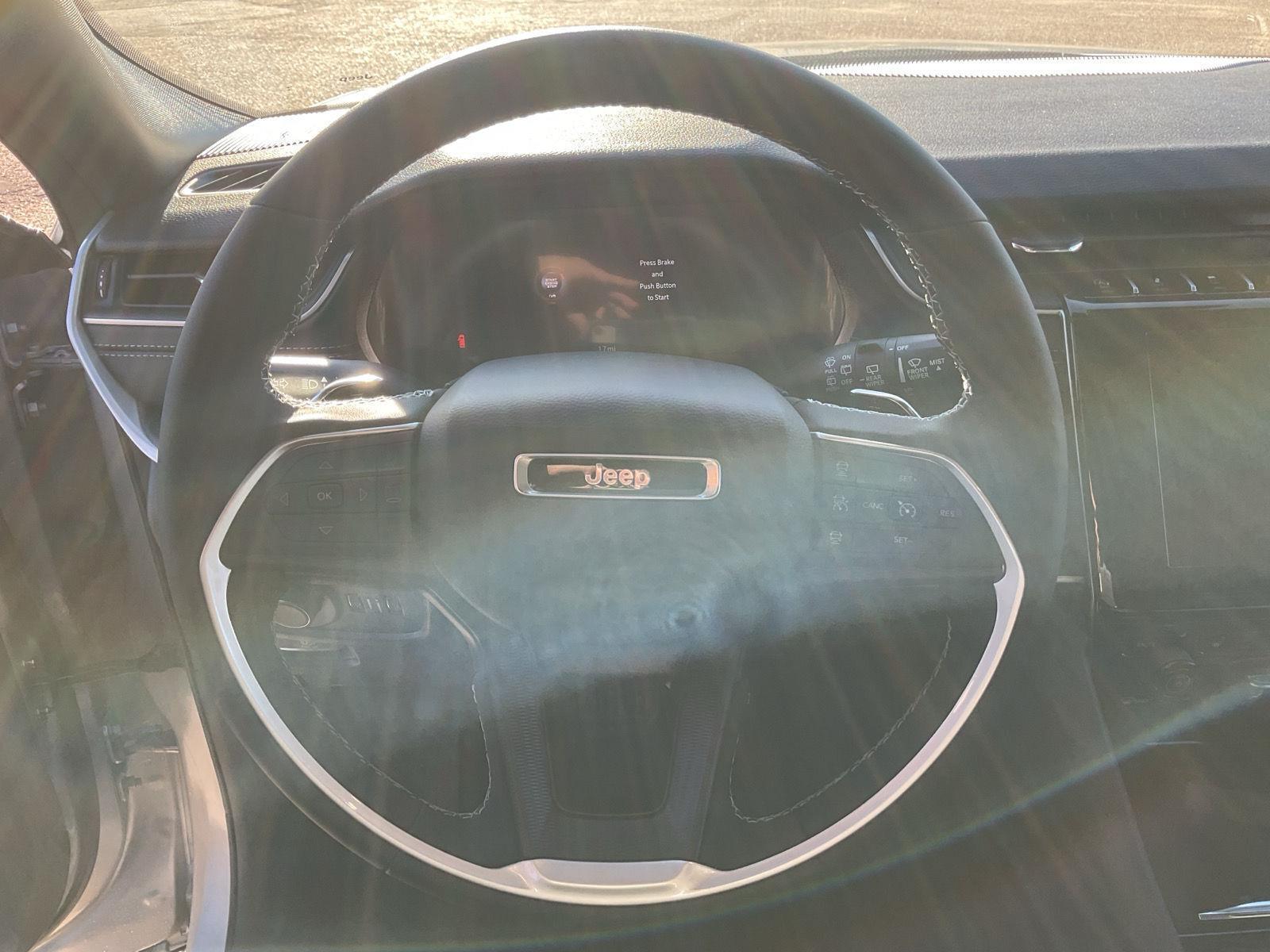 New 2025 Jeep Grand Cherokee for sale in Grand Island NE